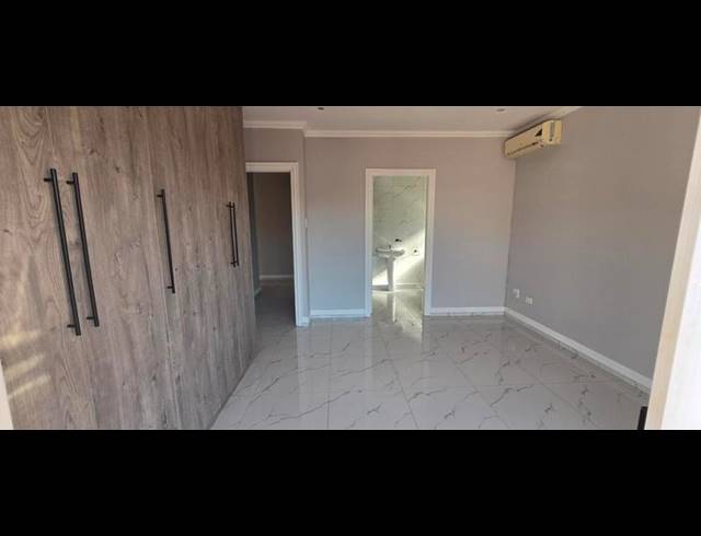 3 BEDROOM TOWNHOUSE FOR SALE IN MOUNT EDGECOMBE